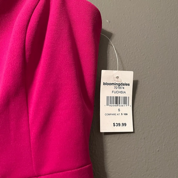 NWT BeBe Sz Small Hot Pink Exposed Leg Jumpsuit! - Picture 3 of 12